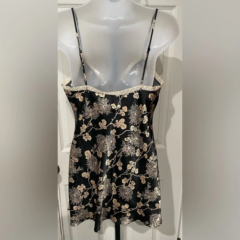 Victoria's Secret Black and Gold with Cream Lace Nightgown négligée - Picture 4 of 7